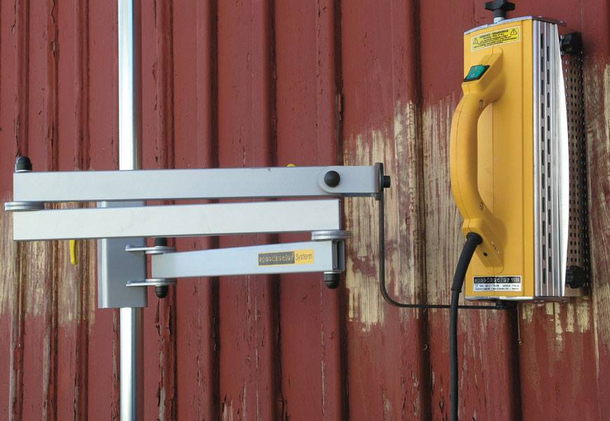 Speedheater Standard infrared paint remover in use